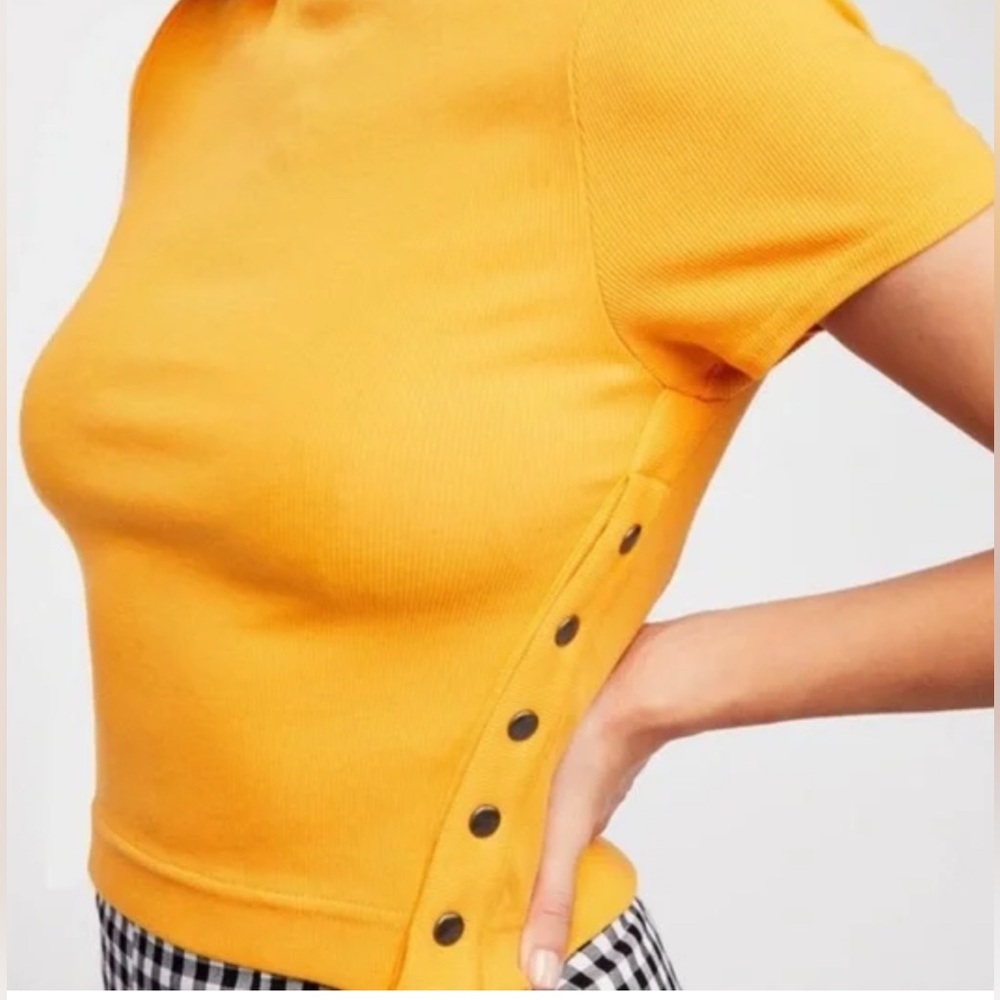 Free People We The Free Yellow Ribbed Short Sleeve Snap Sides Top Sz XS